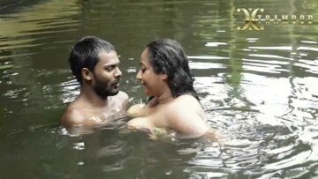 Big-Boobs-Bhabi-Bath-in-Pond