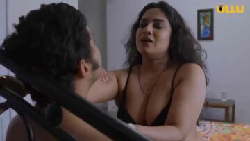 Kavita-Bhabhi-S01-Ep-1-2_Moment